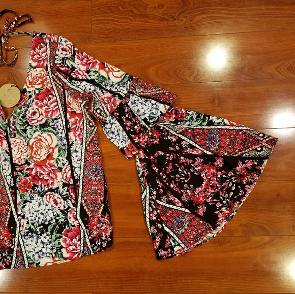 🛍JAASE Vneck Long Bell Sleeves XS - Picture 3 of 7